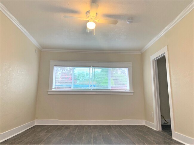 Building Photo - 1205 E Stafford St