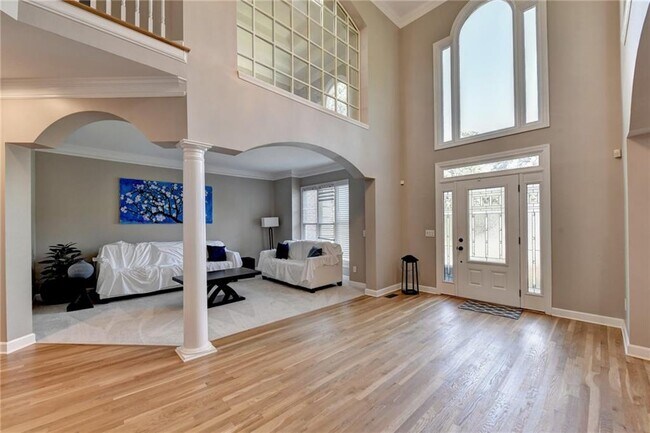 Building Photo - 11900 Lexington Woods Dr