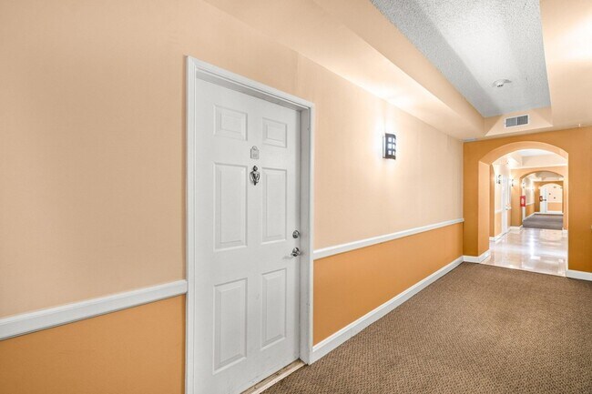 Building Photo - 1000 Scotia Dr