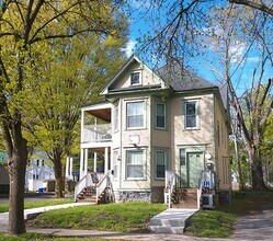 Building Photo - 614 S Beech St