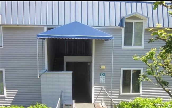 Photo - 924 Shorewood Dr Townhome