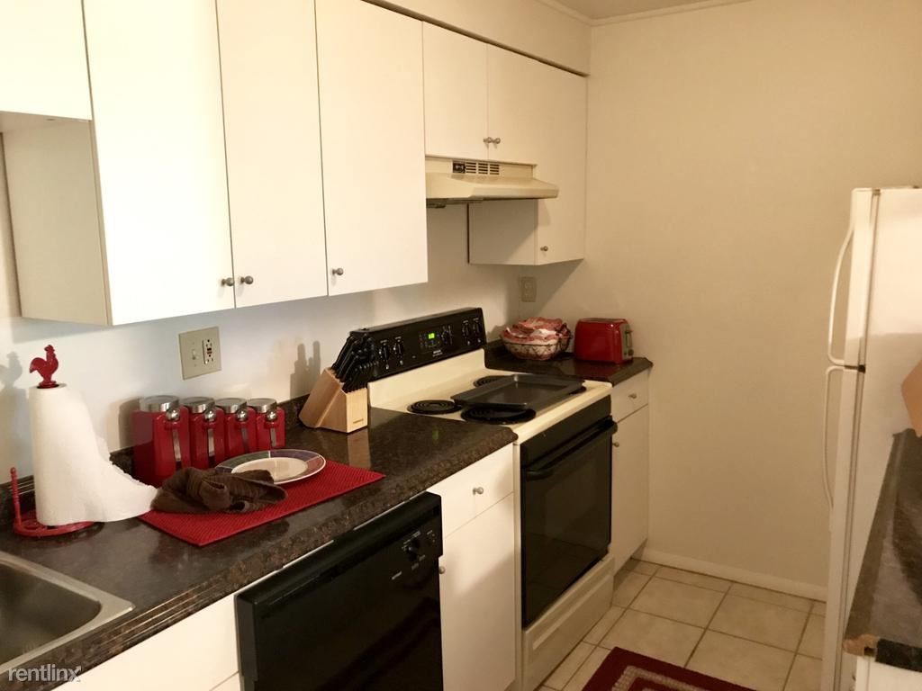 3005 Garden Apartment Dr Unit 31, Bridgeville, PA 15017 Apartment for