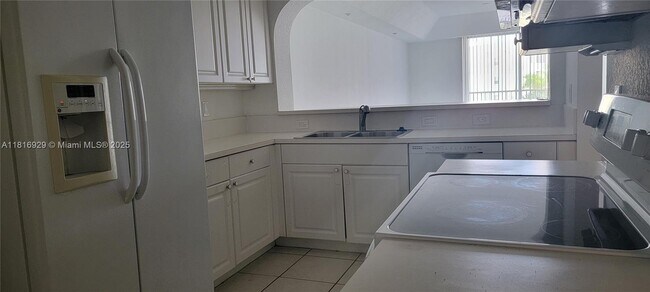 Foto del edificio - 10710 NW 66th St