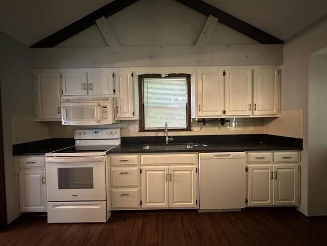 Building Photo - 4814 NW 80th Terrace