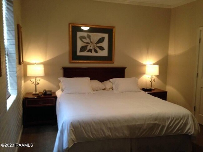 Building Photo - 213 Bendel Rd