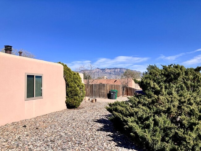 Building Photo - Newly Renovated Close to Intel