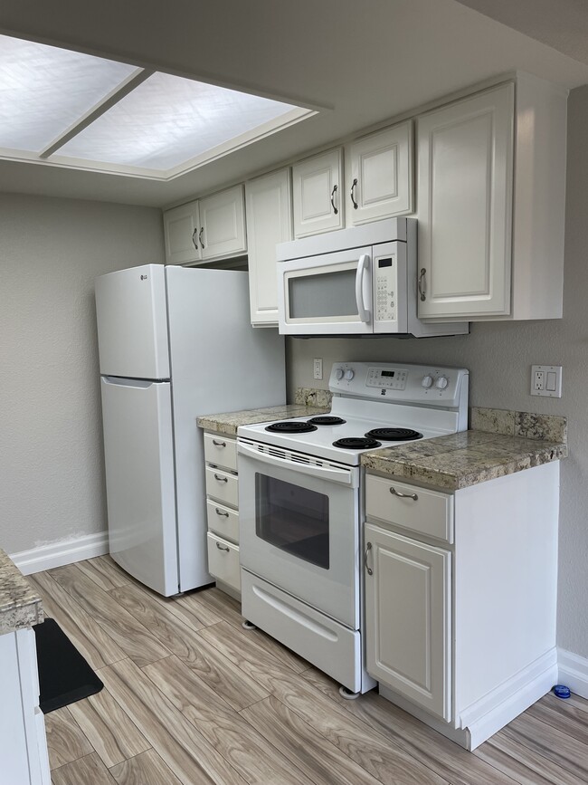 Kitchen - 9540 SW 146th Ter
