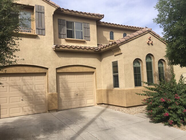Building Photo - 3 Bed 2.5 Bath home!!