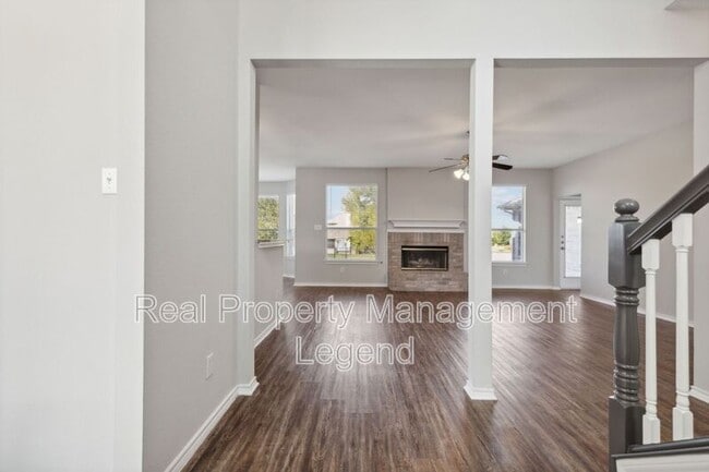 Building Photo - 5100 Brookside Dr