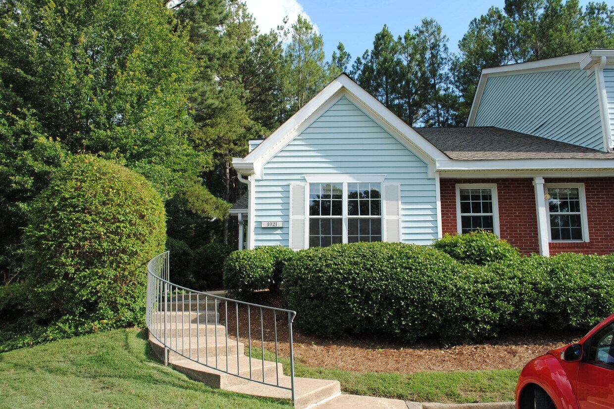 4021 Whitehall Way, Alpharetta, GA 30004 Condo for Rent in Alpharetta