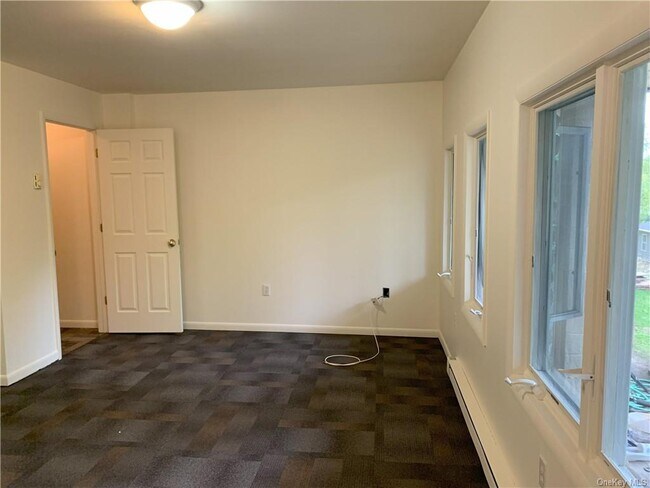 Building Photo - 84 N Liberty Dr