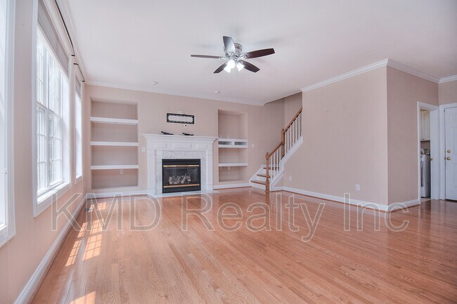 Building Photo - 1212 Grayscroft Dr