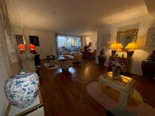 Foto del edificio - 1541 Hayworth Ave