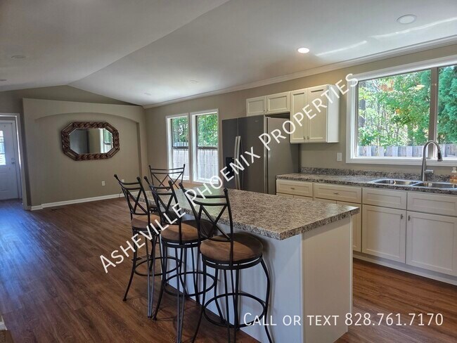 Foto del edificio - 909 Aiken Rd
