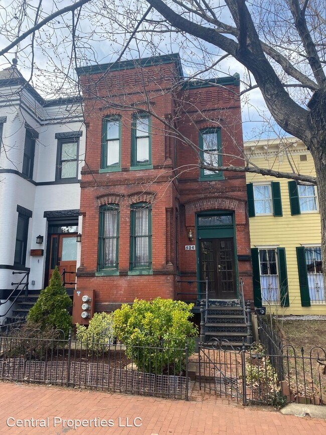 Building Photo - 2 br, 1.5 bath House - 526 8th St NE #1