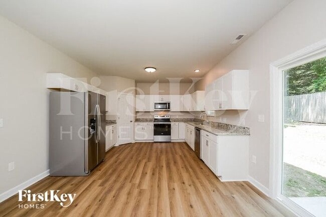 Building Photo - 412 Avery Ave