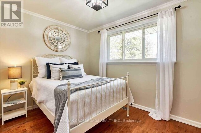 Building Photo - 77 Woodgarden Crescent