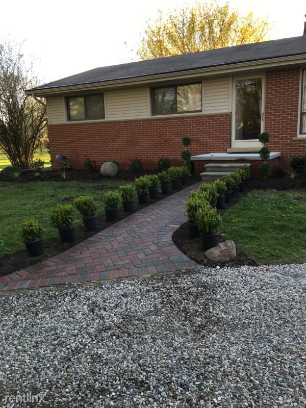 Foto principal - 9735 Napier Rd
