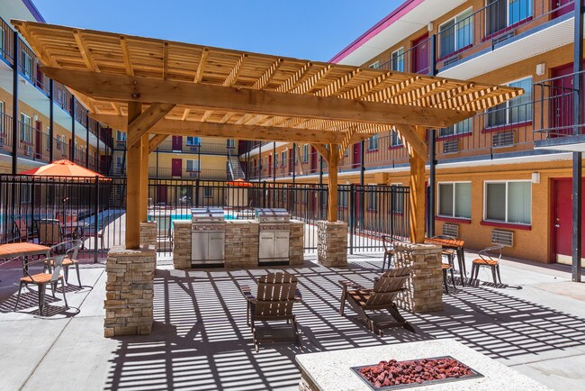 Foto del edificio - Newport Square Apartments - Historical Access