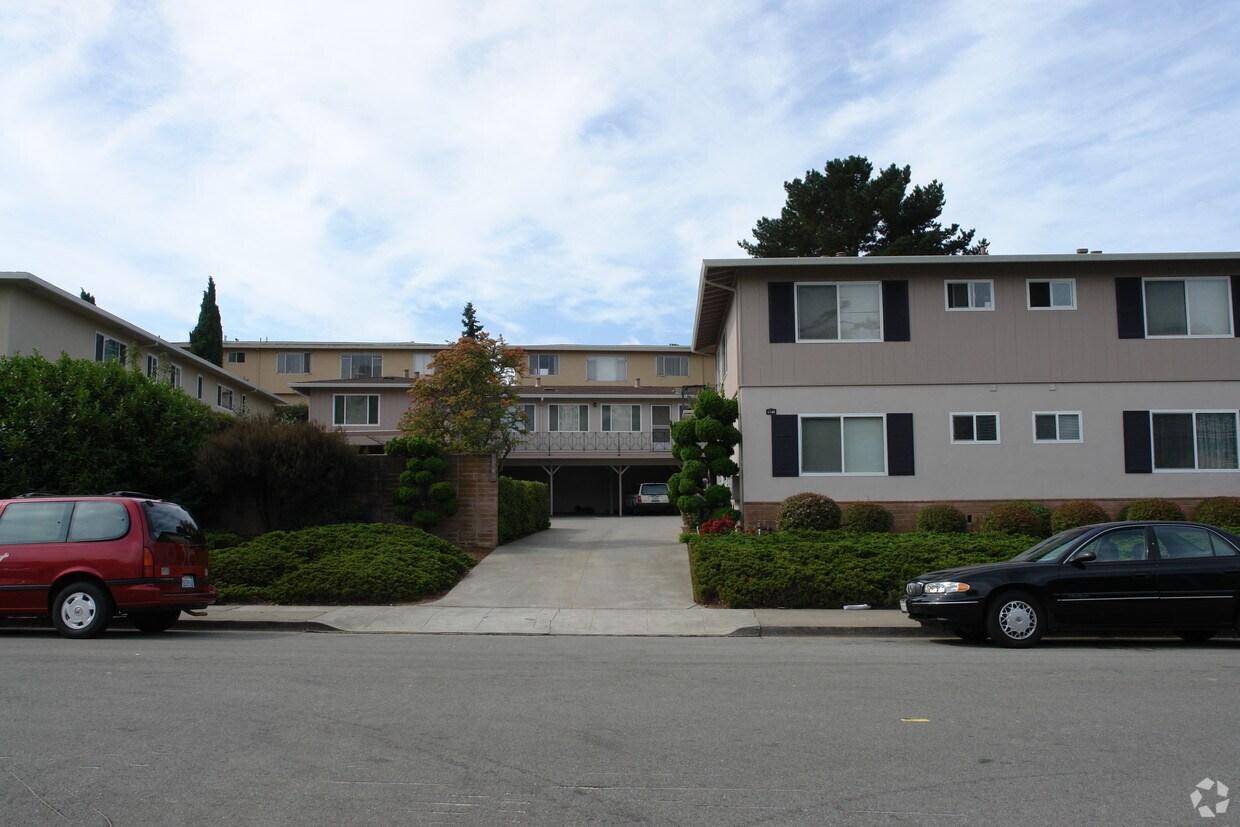 1743 Marco Polo Way, Burlingame, CA 94010 1743 Marco Polo Way