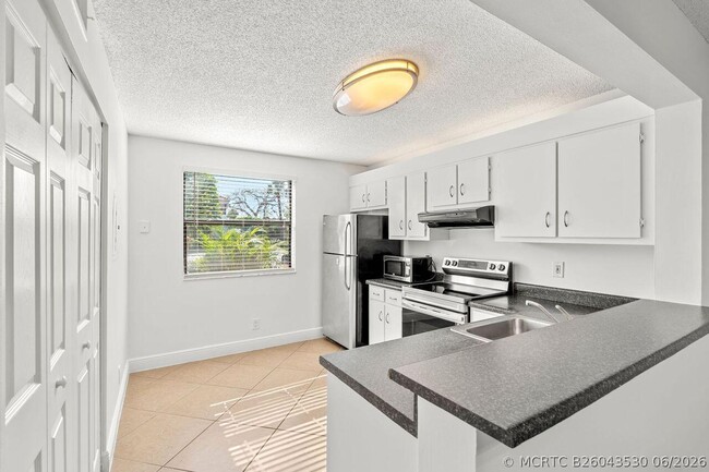 Building Photo - 5701 Riverside Dr