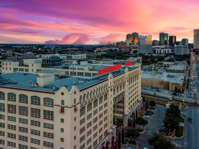 Building Photo - Come Live in Historic Montgomery Plaza- East Tower- 2 bed, 2 bath- 76107