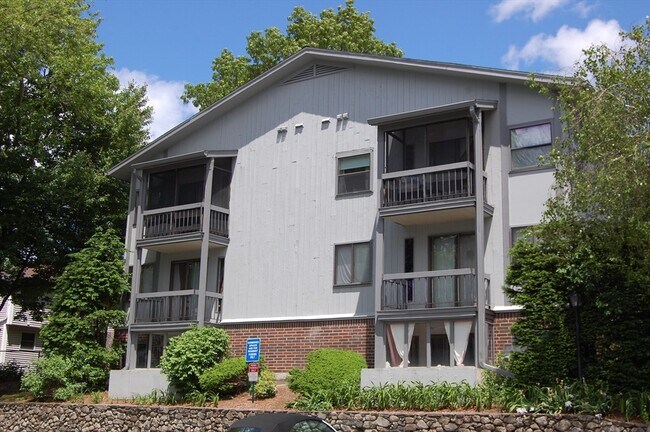 Foto del edificio - 1461 Pawtucket Blvd