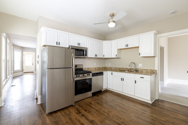 Foto del edificio - 2756 S Logan Ave