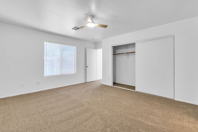Foto del edificio - Spacious 3-Bed in Gated NW Las Vegas Community with 2-Car Garage