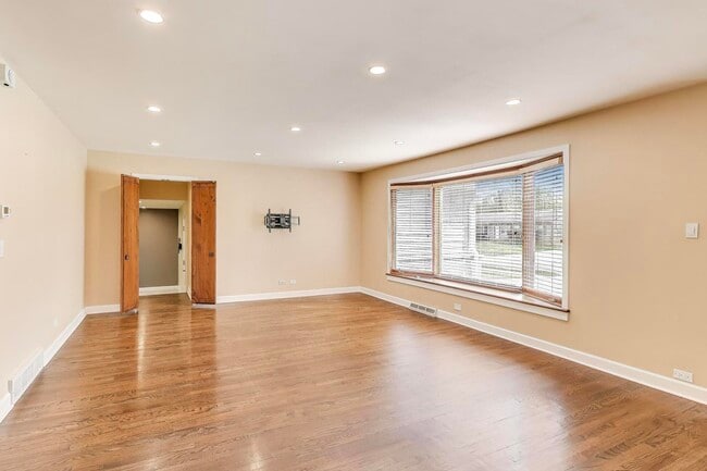 Building Photo - 1422 Dorothy Dr