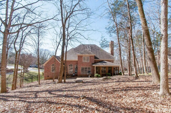 Building Photo - Unfurnished 4 Bedroom Executive Home in Ga...
