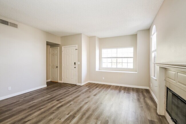 Foto del edificio - 7217 Chesterton Dr