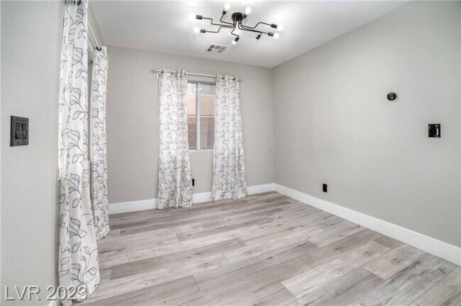 Building Photo - Stylish 3-Bed Home in Gated Summerlin Comm...