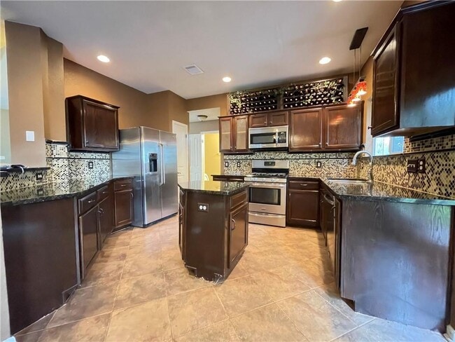 Building Photo - 8217 Longdraw Dr