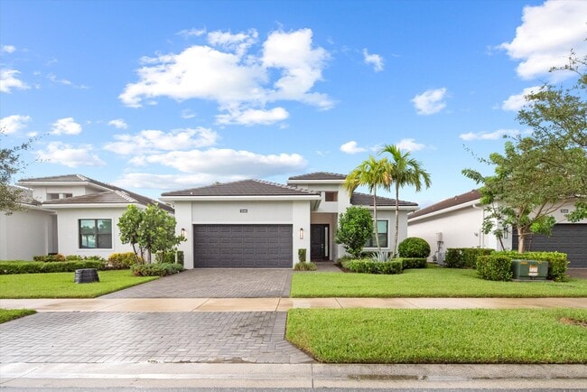 Building Photo - 5546 St Armands Way