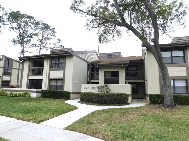 Foto del edificio - 207 Woodlake Wynde