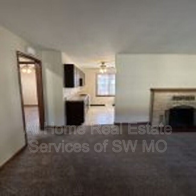 Foto del edificio - 3340 E Portland St