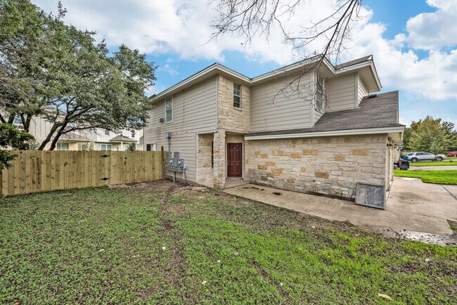 Building Photo - 9927 Bilbrook Pl