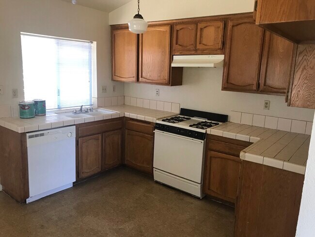 Foto del edificio - 15591 Nadia St