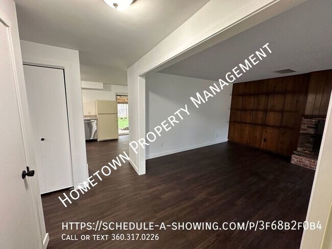 Building Photo - 3 Bedroom, 1.5 Bath Rambler in Great Locat...