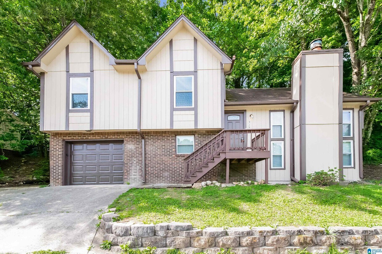Foto principal - 929 Edwards Lake Rd