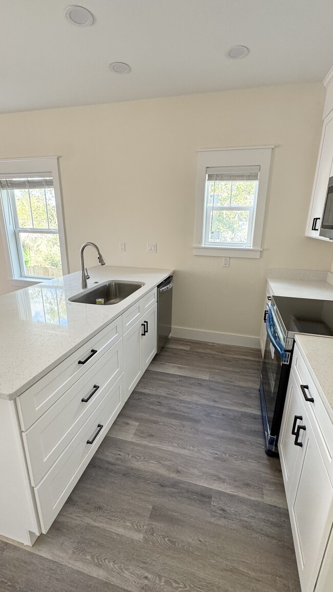 Foto del edificio - 1322 Fairland Ave