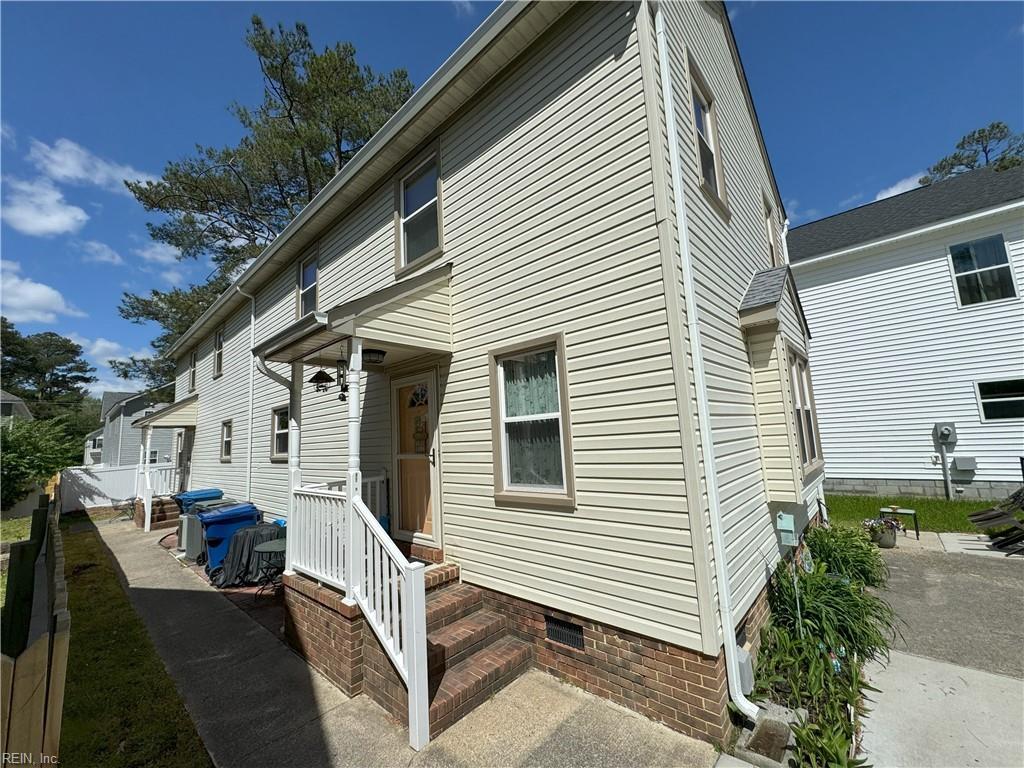 Primary Photo - 109 N Budding Ave