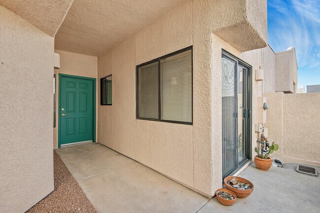 Foto del edificio - 4992 N Valle Rd