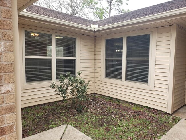 Building Photo - 16739 Selder Dr
