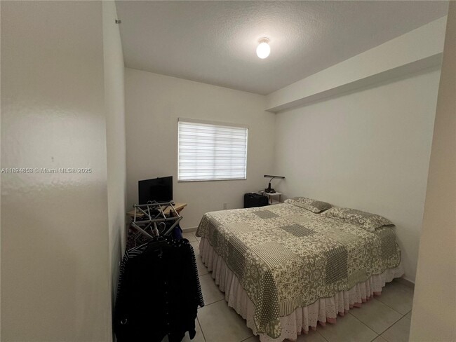Foto del edificio - 7290 NW 114th Ave