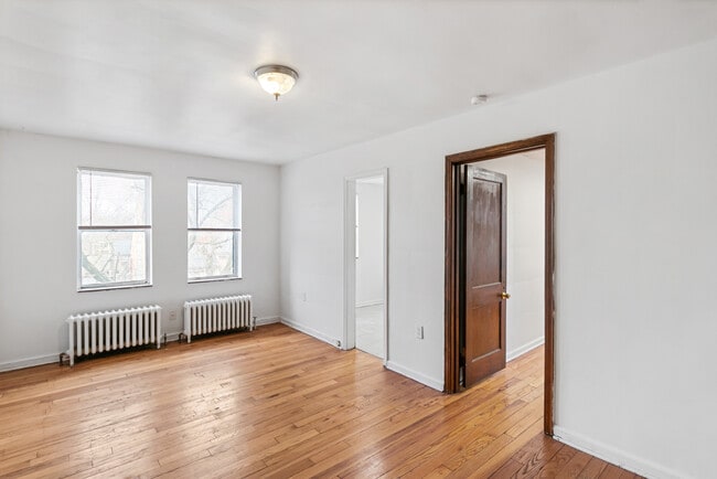 Building Photo - 211 N Washington St
