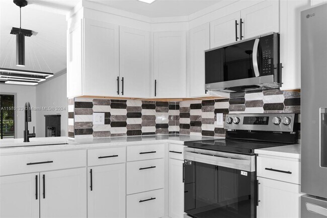 Foto del edificio - 3201 Portofino Point Apt #D2, Coconut Cree...