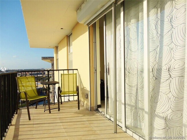 Building Photo - 427 Golden Isles Dr