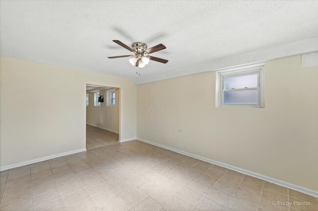 Foto del edificio - 5400 W Foster Ave